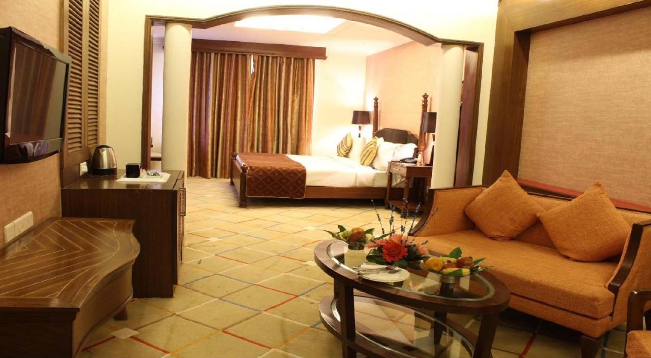 Godwin Haridwar Hotel Exterior foto